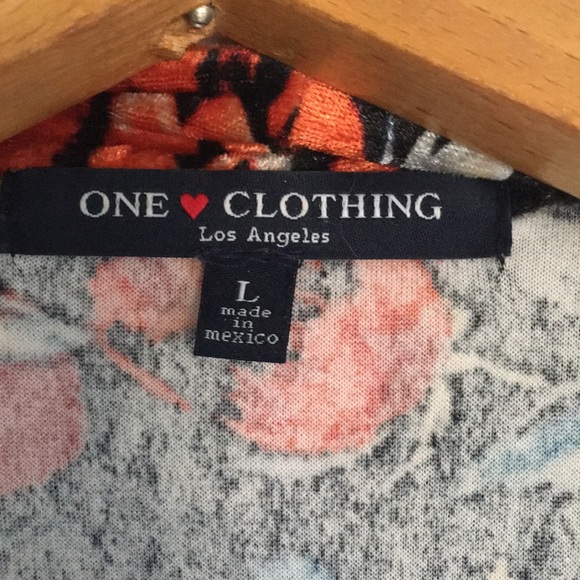 Velvet Floral Kimono - Picture 3 of 3